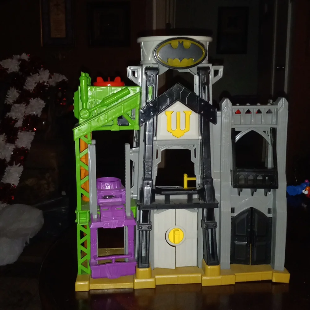 Light & Sound Wayne Manor with Figures